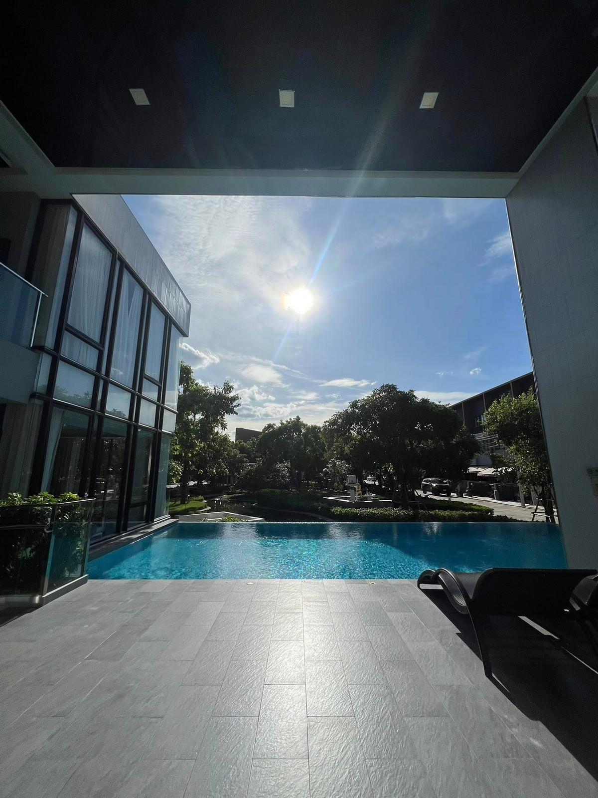 ขายทาวน์โฮมมีนบุรี-ร่มเกล้า : บ้านกลางเมือง พระราม 9 - กรุงเทพกรีฑา / 2 ห้องนอน (ขายพร้อมผู้เช่า), Baan Klang Muang Rama 9 - Krungthep Kreetha / 2 Bedrooms (SALE WITH TENANT) BZD003