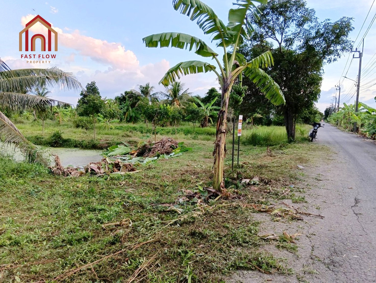3 rai of land for sale in Soi Maitrichit 8. Vacant land available for subdivision. Near Ratanapracharak Hospital, Nimitmai Road, Suwinthawong Road, Lam Luk Ka, Sai Mai, Soi Maitrichit 10, PNG. Loading...