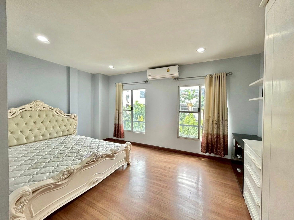 ขายทาวน์โฮมรามคำแหง หัวหมาก : บ้านกลางเมือง เดอะ ปารีส พระราม 9 - รามคำแหง / 3 ห้องนอน (ขาย), Baan Klang Muang The Paris Rama 9 - Ramkamhaeng / 3 Bedrooms (FOR SALE) BZD005