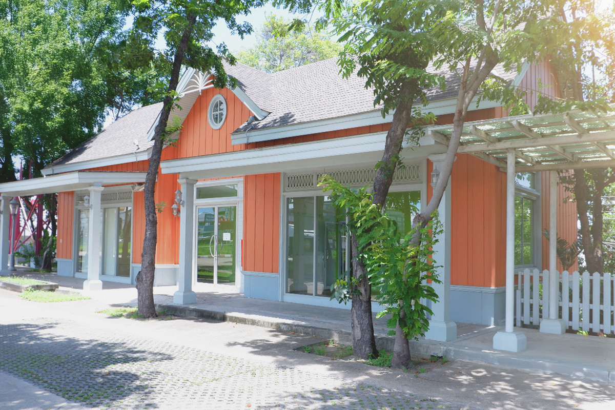 ให้เช่าสำนักงานศรีราชา แหลมฉบัง บ้านบึง : ให้เช่า ออฟฟิศ สำนักงาน Office ไอเพลส แหลมฉบัง ติดถ.สุขุมวิท อ.ศรีราชา จ.ชลบุรี