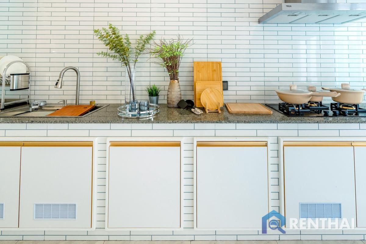 For SaleHousePattaya, Bangsaen, Chonburi : Last Corner unit 2 story villa for sale!