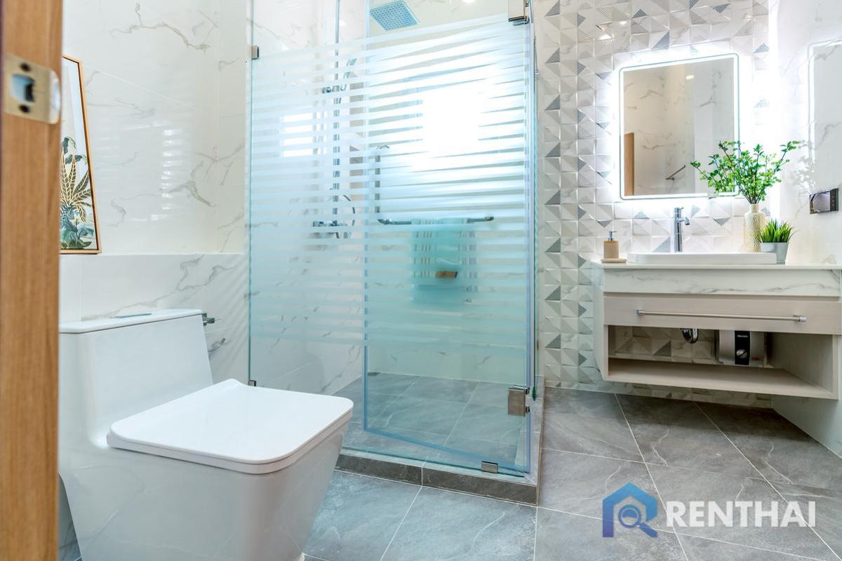 For SaleHousePattaya, Bangsaen, Chonburi : Last Corner unit 2 story villa for sale!