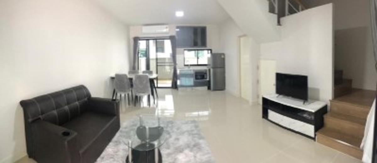 3-story townhome for rent Baan Klang Muang Srinakarin - On Nut project, air conditioned, fully furnished, 3 bedrooms, 3 bathrooms, 1 large living room, price 37,000/month. Loading...