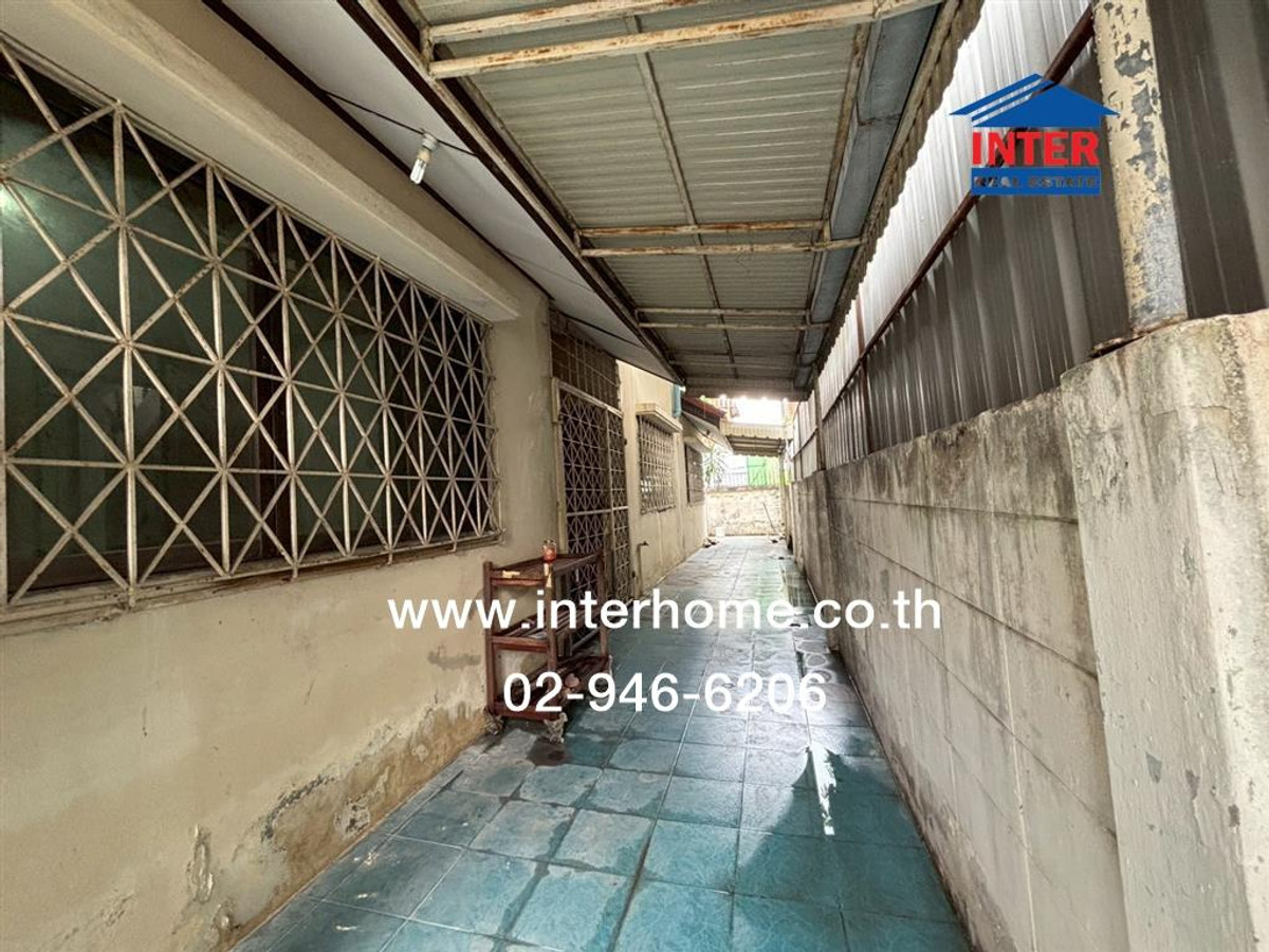 Land + 2-story detached house, 90 sq m, Krisada Nakhon Village 17 Soi Phutthamonthon Sai 3, Soi 19, Phutthamonthon Sai 3 Road Borommaratchachonnani Road, Thawi Watthana District, Bangkok Loading...