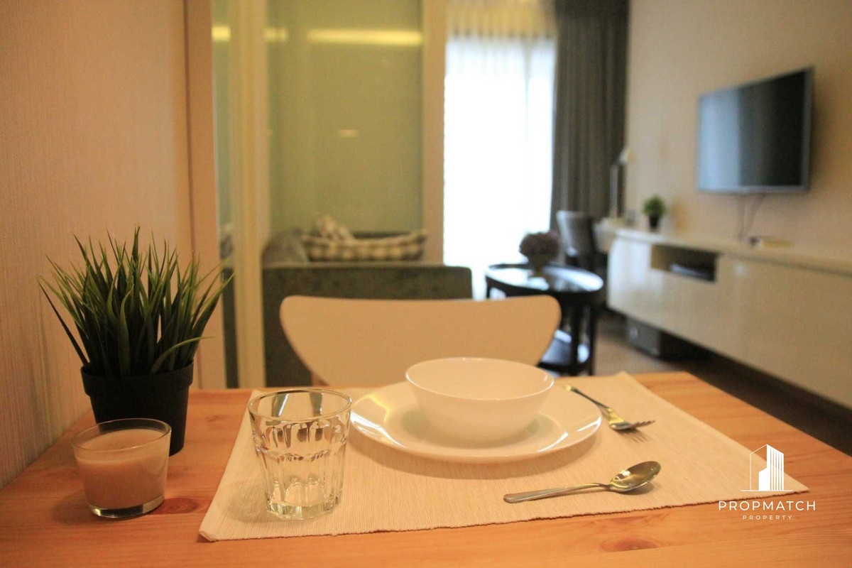 ✨Flash Deal ✨H Sukhumvit 43 ( 1Bed 1Bath 39SQM.) พร้อมอยู่ ! เพียง  5,250,000บาท Tel.0981315848 @propmatch Loading...