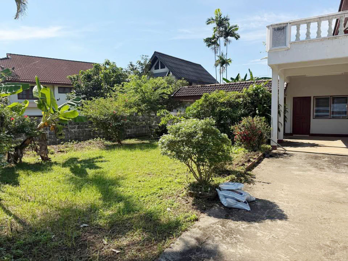 House for rent 16,000 baht per month, close to Waree School, only 5 minutes, No.15H783 Loading...