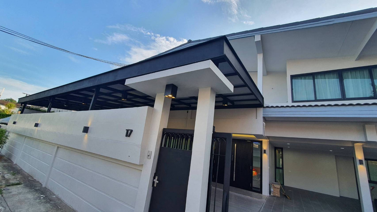 บ้านเดี่ยว 2 ชั้น รีโนเวทใหม่ สไตล์โมเดิร์น ทำเลดี ให้เช่า ย่านลาดพร้าว-โชคชัย4 ใกล้โรงพยาบาลเปาโล โชคชัย 4 เพียง 2 กม. Loading...
