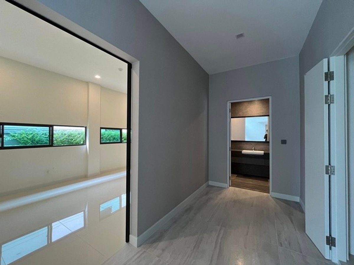 ขายบ้านปิ่นเกล้า จรัญสนิทวงศ์ : ขายบ้านเดี่ยว แกรนด์ บางกอก บูเลอวาร์ด ปิ่นเกล้า-กาญจนา ที่ดิน 190 ตารางวา พื้นที่ 817 ตร.ม. Pool villa