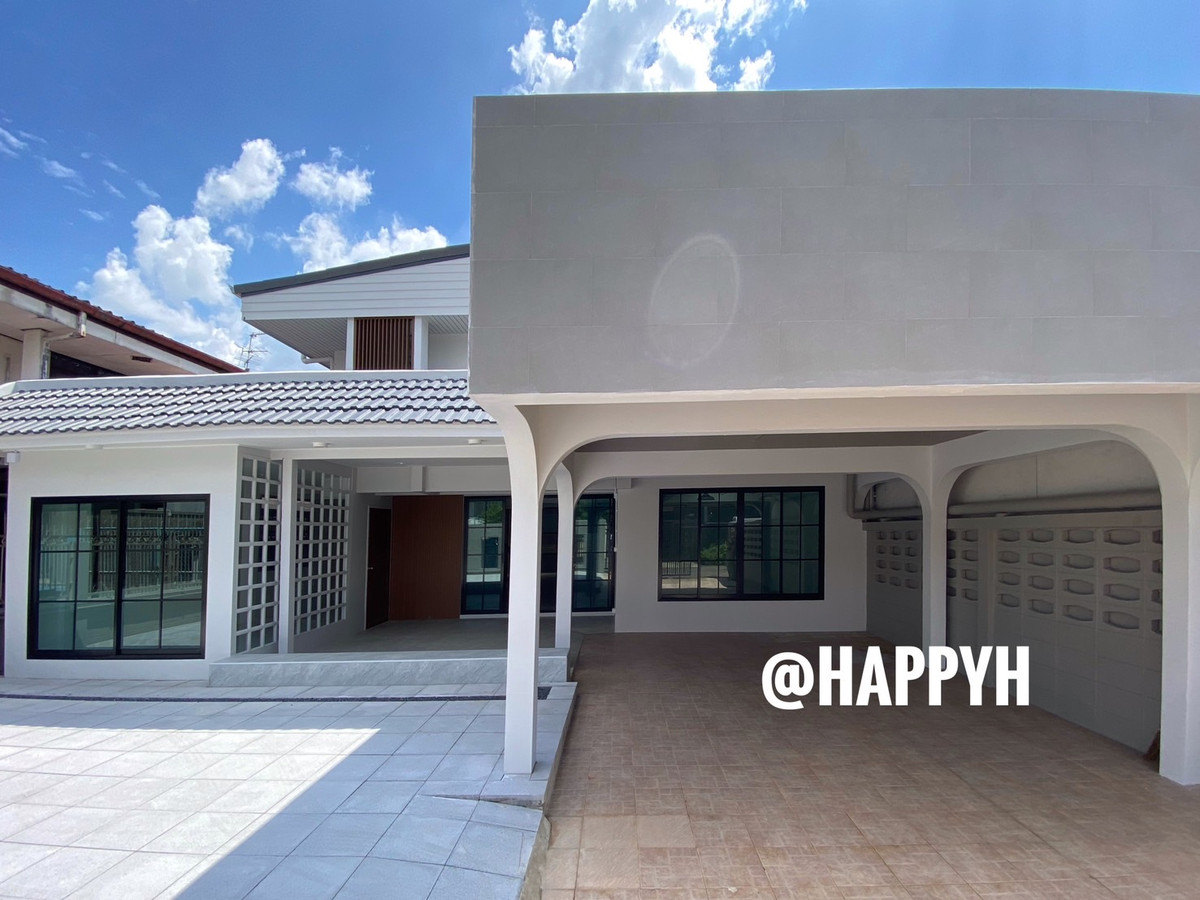 For RentHouseRama9, Petchburi, RCA : H1351 Single house for rent near The Nine Rama 9.