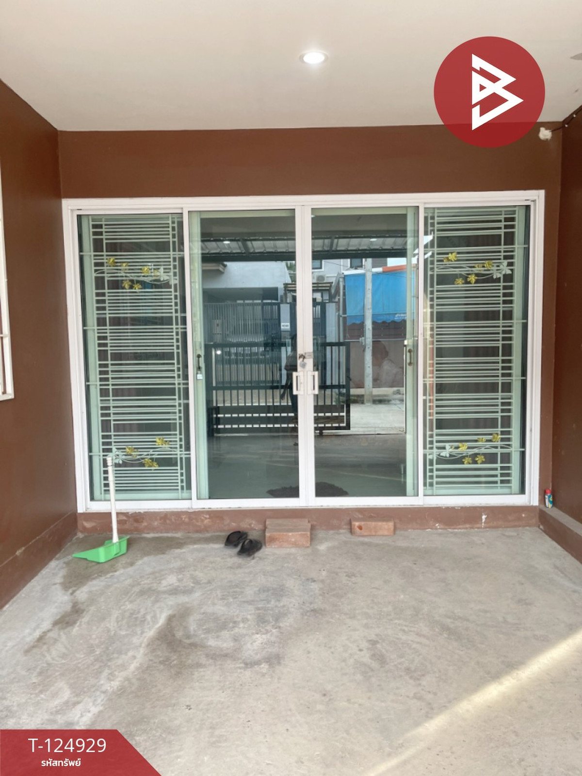 ขายทาวน์เฮ้าสชั้นเดียว หมู่บ้านฟ้าสวยริมแคว ลาดหญ้า กาญจนบุรี Loading...