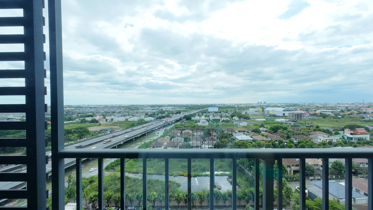 For SaleCondoBangna, Bearing, Lasalle : Condo A space, beautiful view, no buildings blocking it, fully furnished. Just carry the bag and move in. There is only one room. Cheapest price in the project