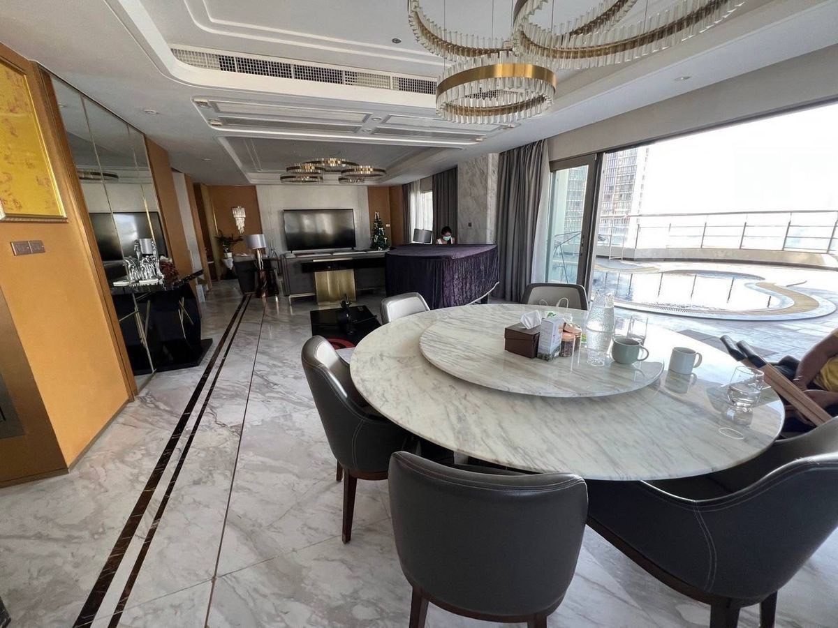 Elegant 3-Bedroom Sky Residence with Private Pool at Le Raffine Sukhumvit 24 Loading...