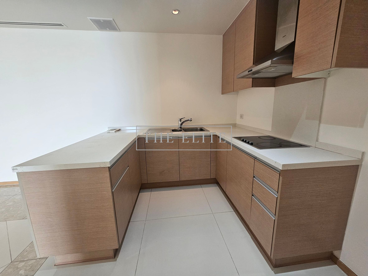 For SaleCondoSathorn, Narathiwat : ✨ Urgent sale with no rush. But if you see the price Wont want to wait for tomorrow 💯