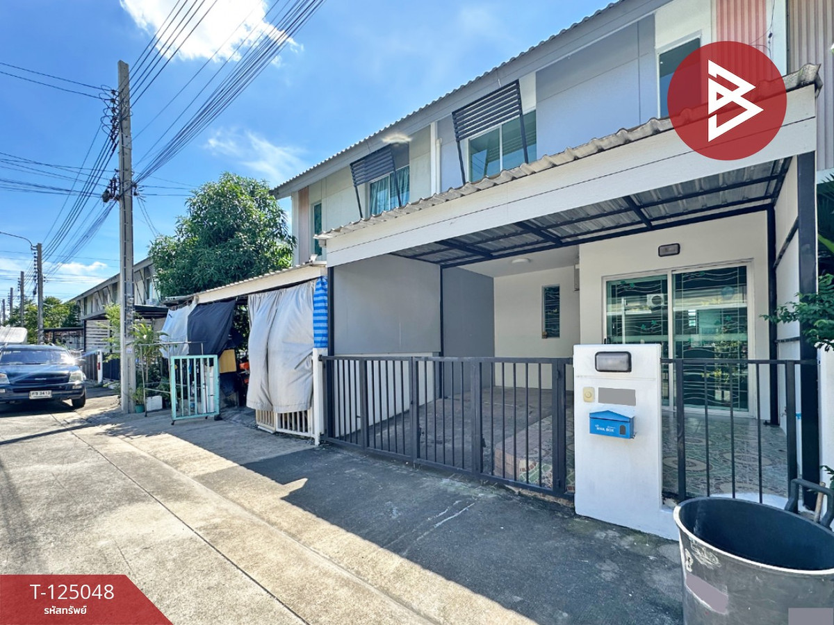 Townhouse for sale Pruksa Village 87/2 Srinakarin-Bangna Samut Prakan, ready to move in. Loading...
