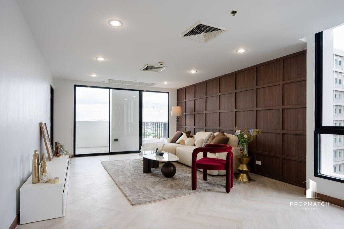 ✨Flash Deal ✨The Icon III Thonglor ( 4Bed 4Bath 184.4SQM.) พร้อมอยู่ ! เพียง   18,900,000บาท Tel.0981315848 @propmatch Loading...