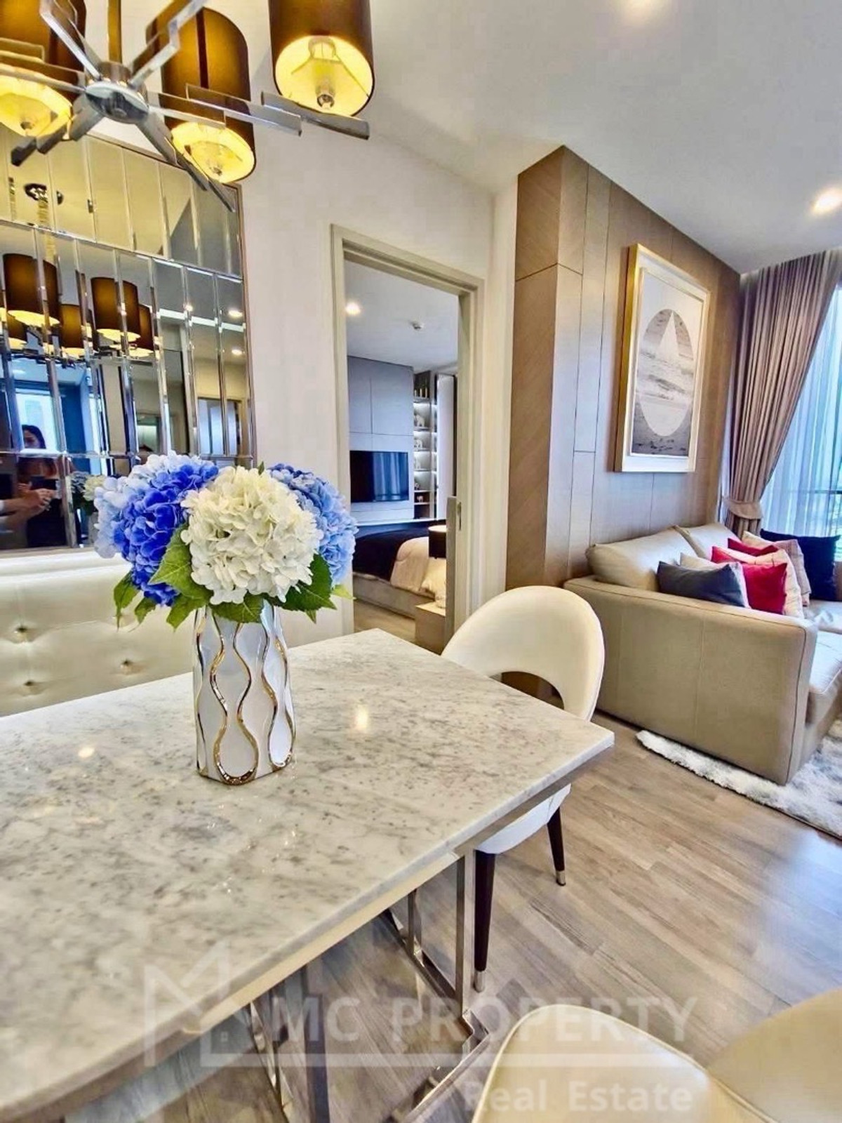 the room sathorn-st.louis 2 bedroom 65sqm for sale only 9.5mb please contact 0816878954 Loading...