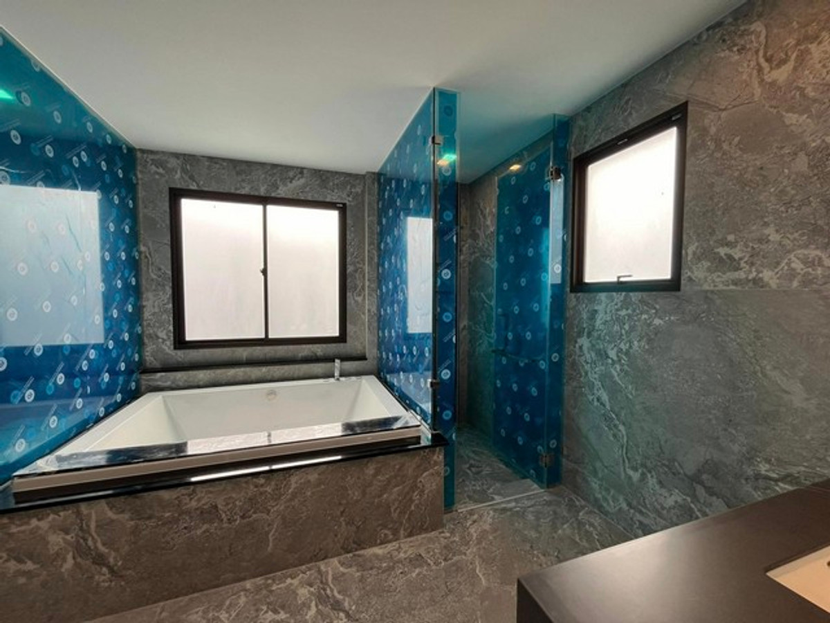 ขายบ้านปิ่นเกล้า จรัญสนิทวงศ์ : ขายบ้านเดี่ยว แกรนด์ บางกอก บูเลอวาร์ด ปิ่นเกล้า-กาญจนา ที่ดิน 190 ตารางวา พื้นที่ 817 ตร.ม. Pool villa