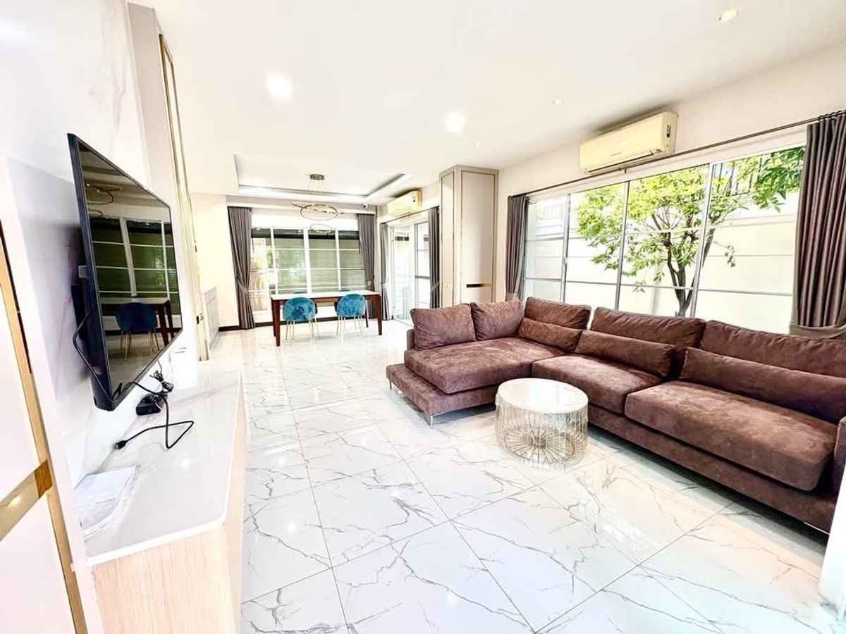 🏡 ให้เช่าบ้านเดี่ยวนันทวัน สาทร-ราชพฤกษ์ 70.2ตรว. 3ห้องนอน 3ห้องน้ำ ใกล้ BTS🚝บางหว้า ตกแต่งใหม่สไตล์ Modern Luxury รองรับEV Charging, ห้องแม่บ้านแยกแอร์5เครื่อง, 🐶🐱 Loading...