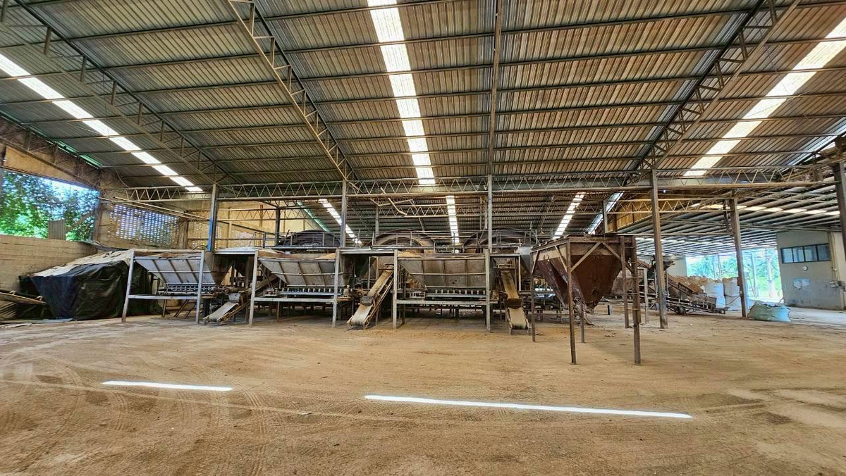 For SaleFactoryKanchanaburi : Fertilizer factory for sale Comes with a R.N.4 license that is legal. Complete with a complete set of machinery + specialized fertilizer production formula Able to continue business immediately