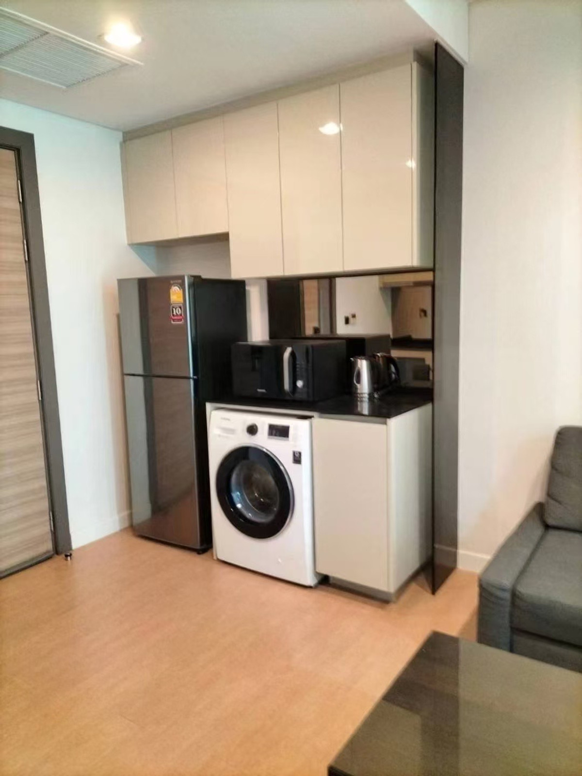 **ให้เช่า** The Room เจริญกรุง 30 ใกล้ BTS สะพานตากสิน 24,000 บาท Loading...