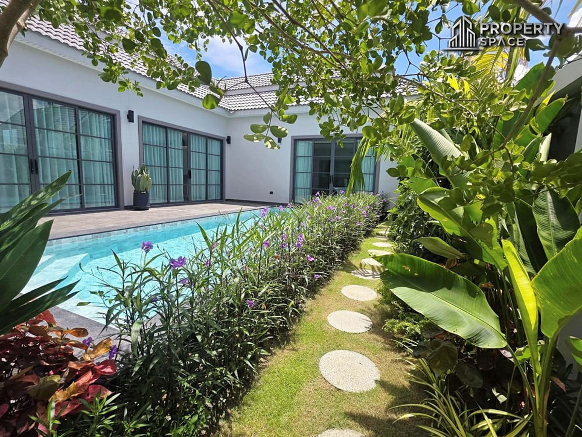 Tropical Style 3-Bedroom Private Pool Villa in Siam Country Club Pattaya For Sale Loading...