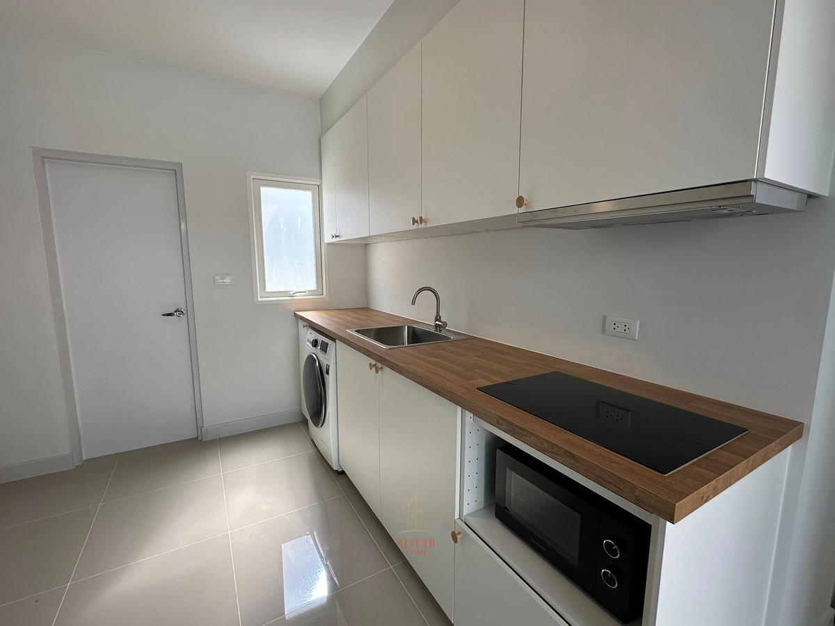 For RentSamut Prakan,Samrong : RH101225 2-story semi-detached house for rent at Grande Pleno Mega Bangna, next to Mega Bangna.