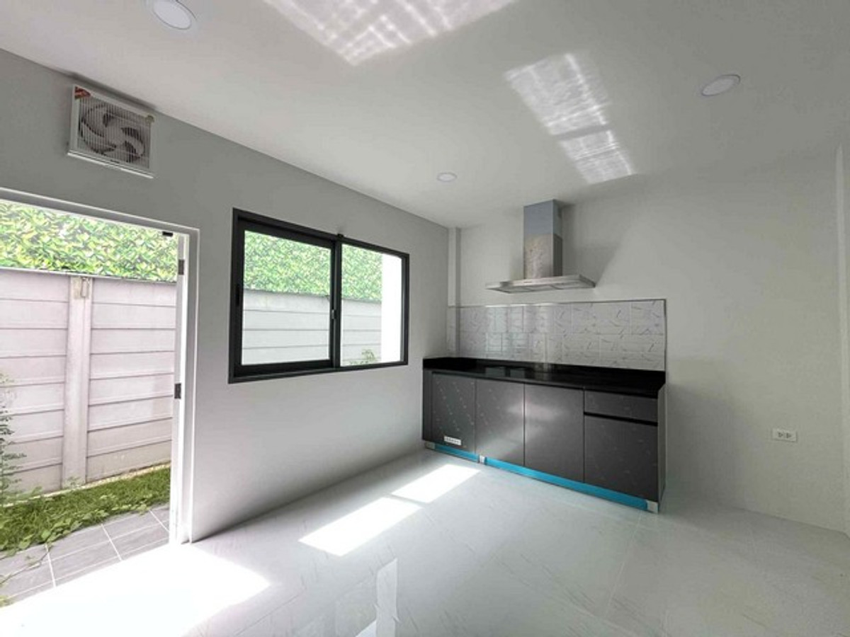 ขายบ้านแจ้งวัฒนะ เมืองทอง : ขายบ้านเดี่ยว THE CITY ดอนเมือง แจ้งวัฒนะ ที่ดิน 106.8 ตารางวา พื้นที่ใช้สอย 416 ตร.ม. 5 ห้องนอน 6 ห้องน้ำ