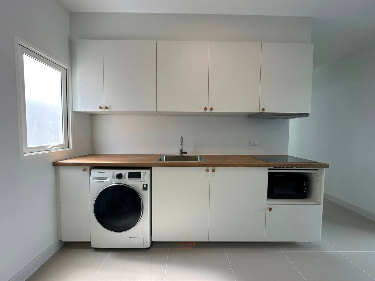 For RentSamut Prakan,Samrong : RH101225 2-story semi-detached house for rent at Grande Pleno Mega Bangna, next to Mega Bangna.