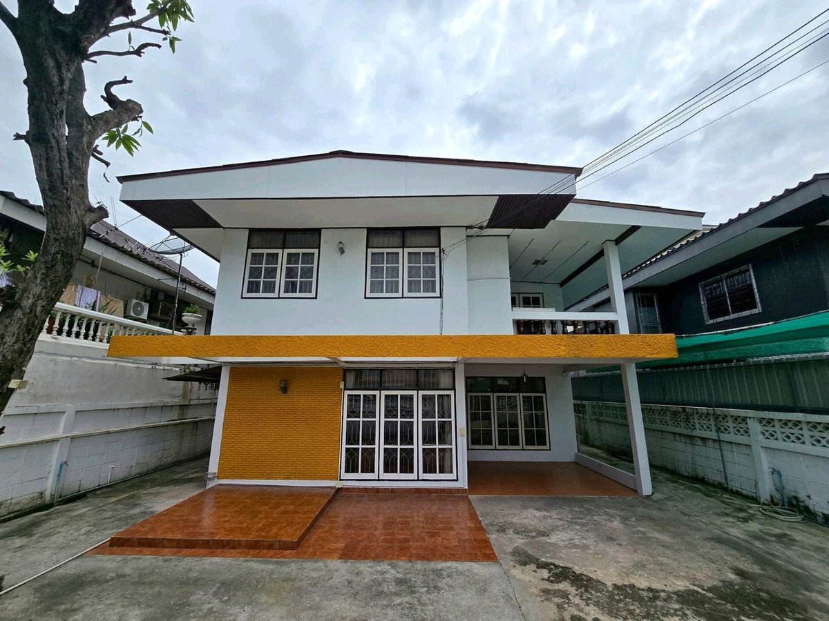 For RentHouseRatchadapisek, Huaikwang, Suttisan : Single house for rent, Huai Khwang, Pracharat Bamphen 12