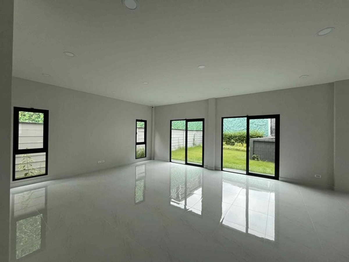 ขายบ้านแจ้งวัฒนะ เมืองทอง : ขายบ้านเดี่ยว THE CITY ดอนเมือง แจ้งวัฒนะ ที่ดิน 106.8 ตารางวา พื้นที่ใช้สอย 416 ตร.ม. 5 ห้องนอน 6 ห้องน้ำ