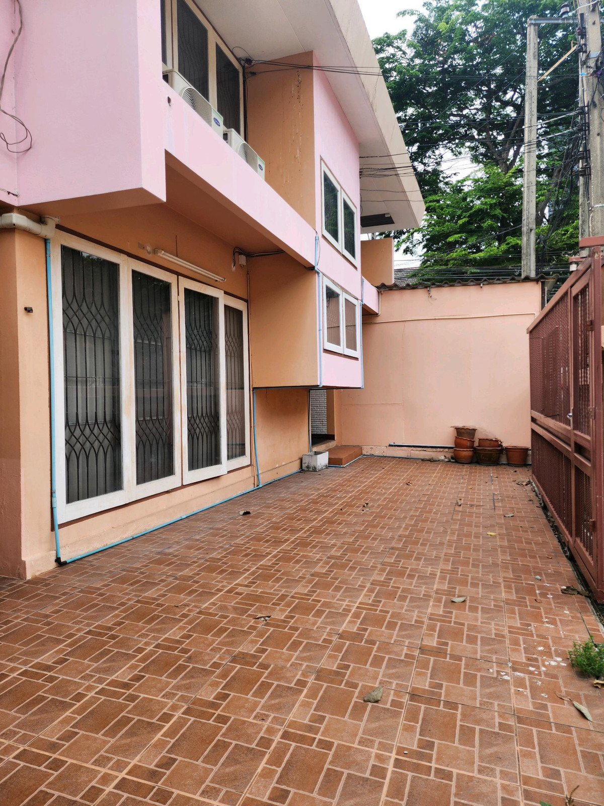 Single house for rent, Lat Phrao Soi 1, Union Mall. Loading...