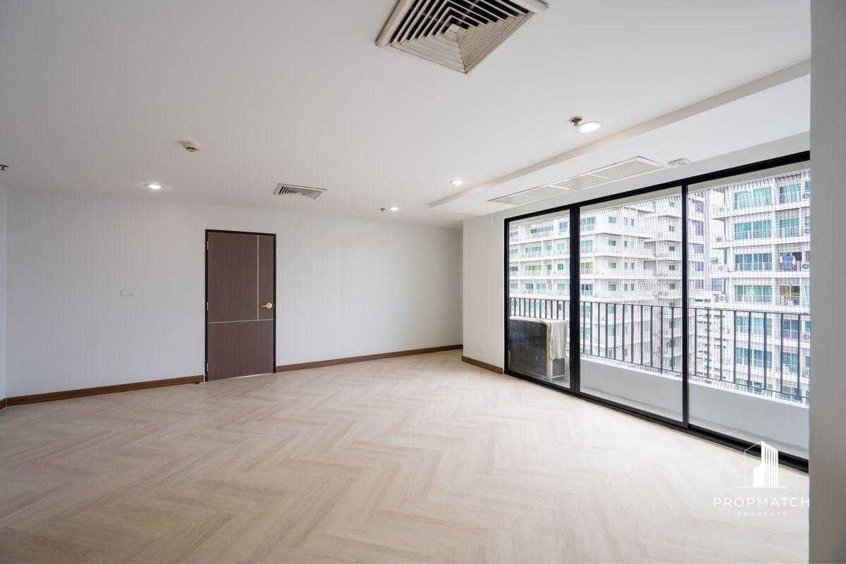 ✨Flash Deal ✨The Icon III Thonglor ( 4Bed 4Bath 184.4SQM.) พร้อมอยู่ ! เพียง   18,900,000บาท Tel.0981315848 @propmatch Loading...