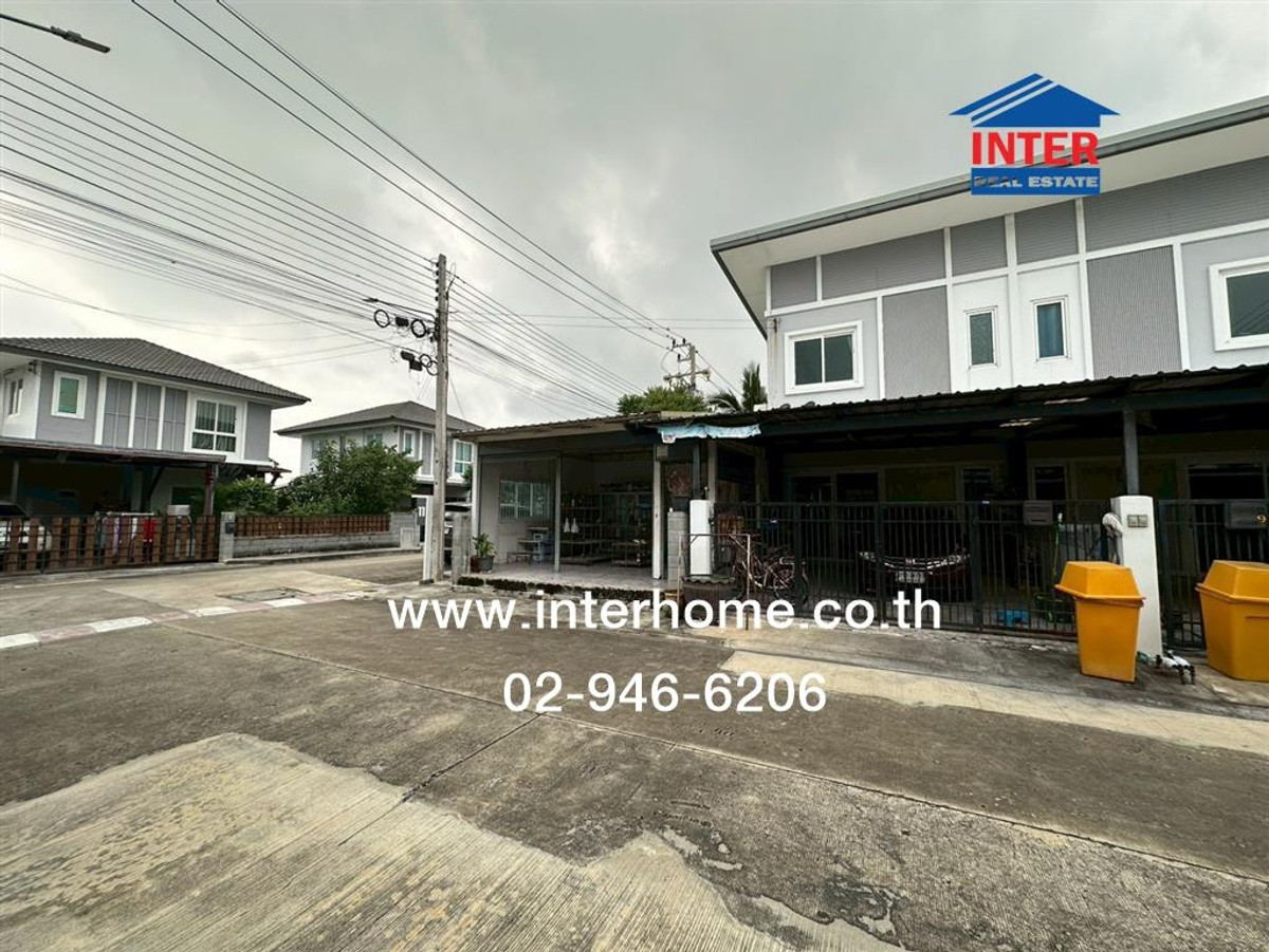 Townhouse, 2 floors, 46.6 sq m, Chat Luang Village 15, Pathum Thani, Soi Wat Bang Toei Nai. Pathum Thani-Sam Khok Road, Sam Khok, Pathum Thani Loading...
