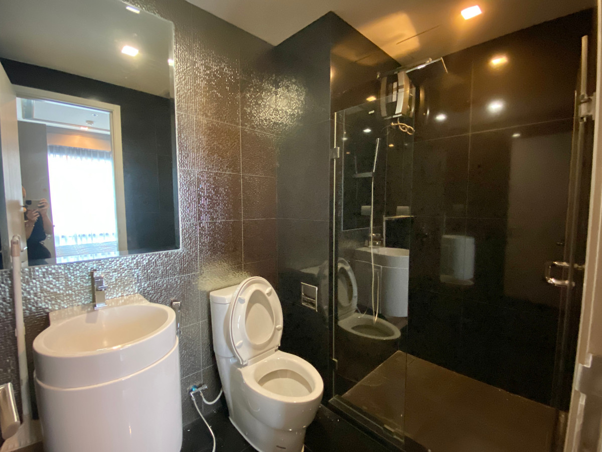 คอนโดสุขุมวิท อโศก ทองหล่อ : ให้เช่า/ขาย Rhythm Sukhumvit 36–38 (ริธึ่ม สุขุมวิท 36–38) ชั้น 9 | ขนาด 34 ตร.ม. | 1 ห้องนอน 1 ห้องน้ำ เช่า 35,000 บาท/เดือน | ขาย 7,800,000 บาท