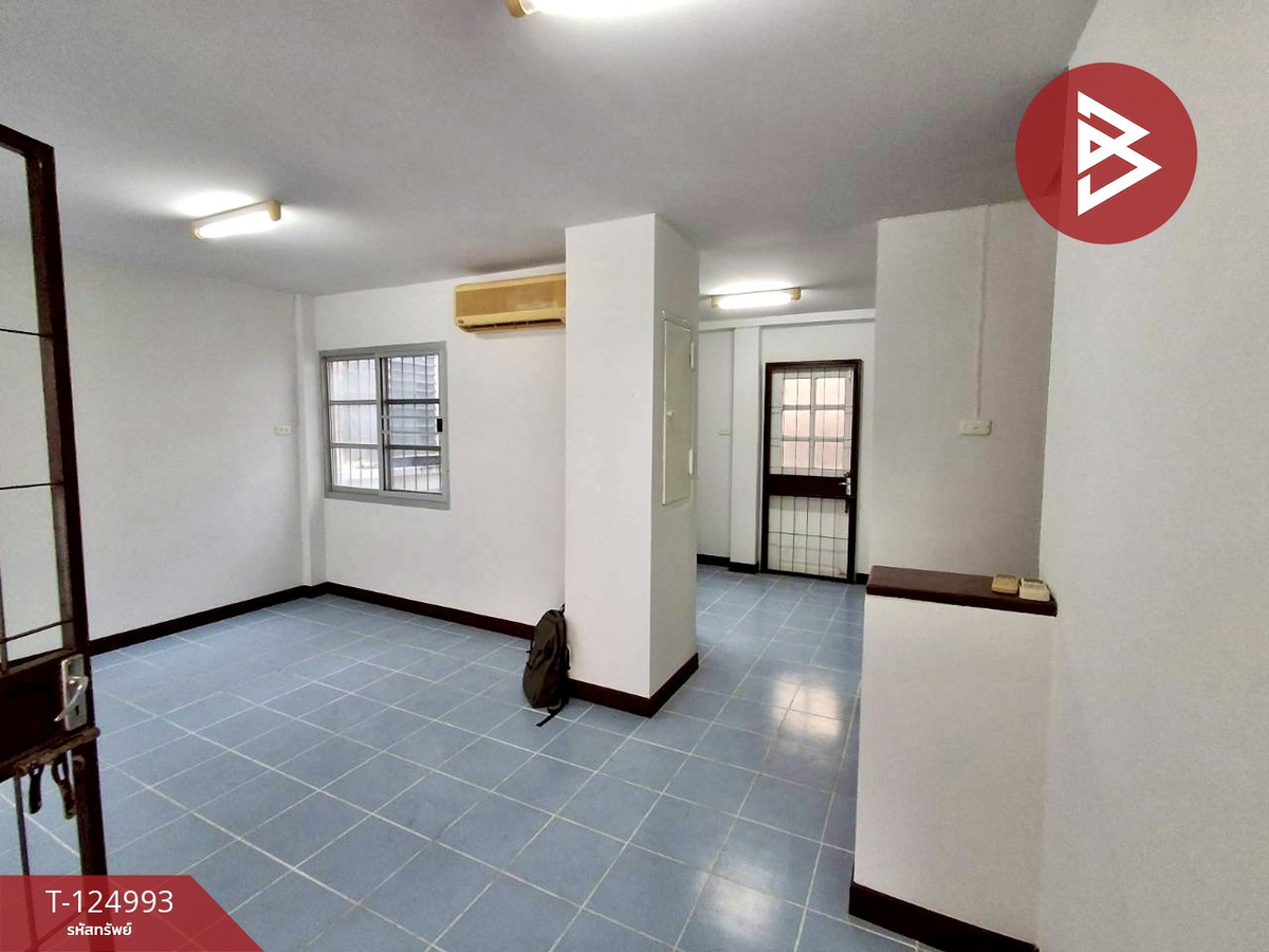 Townhouse for sale Laem Thong Athlete Village, Krungthep Kreetha, Saphan Sung, Bangkok Loading...