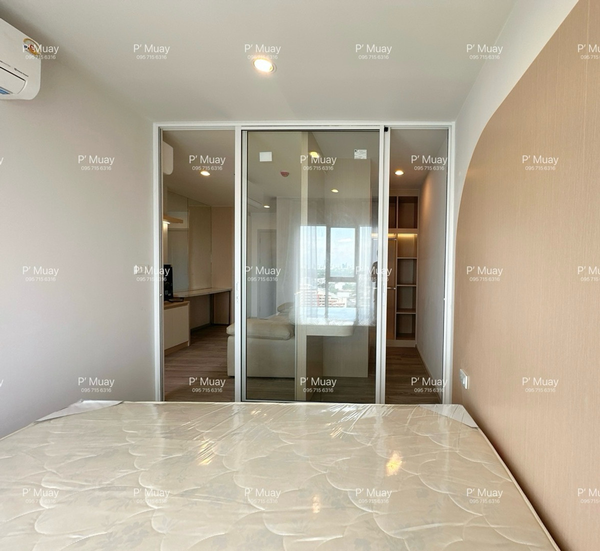 ให้เช่าคอนโดบางนา แบริ่ง ลาซาล : 🎉ให้เช่า ห้องใหม่มือ 1  🎉 ❄️ไม้ สีน้ำตาลอ่อน❄️#RegentHomeBangna ตึก 🅰️ บิ้วอิน สวย🌟 มี Walk-in closet 🌟 📱Digital door lock📱#BTSบางนา เพียง 5 นาที ❤️ค่าเช่า 12,000 บาท