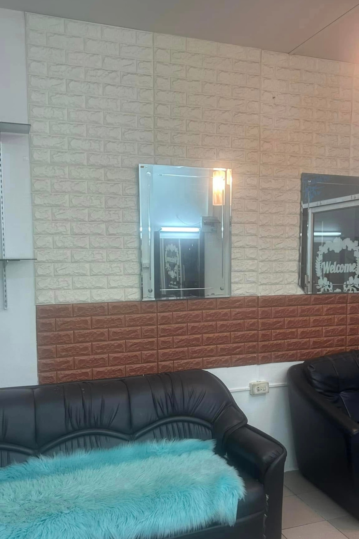 For sale or rent, ground floor condo, Royal Tower 3, Inthamara 25 location. Loading...