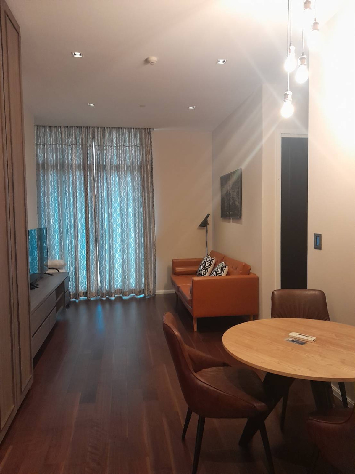ให้เช่าคอนโดสุขุมวิท อโศก ทองหล่อ : 2 bedrooms for rent at The Diplomat 39 Condo near BTS Phomphong
