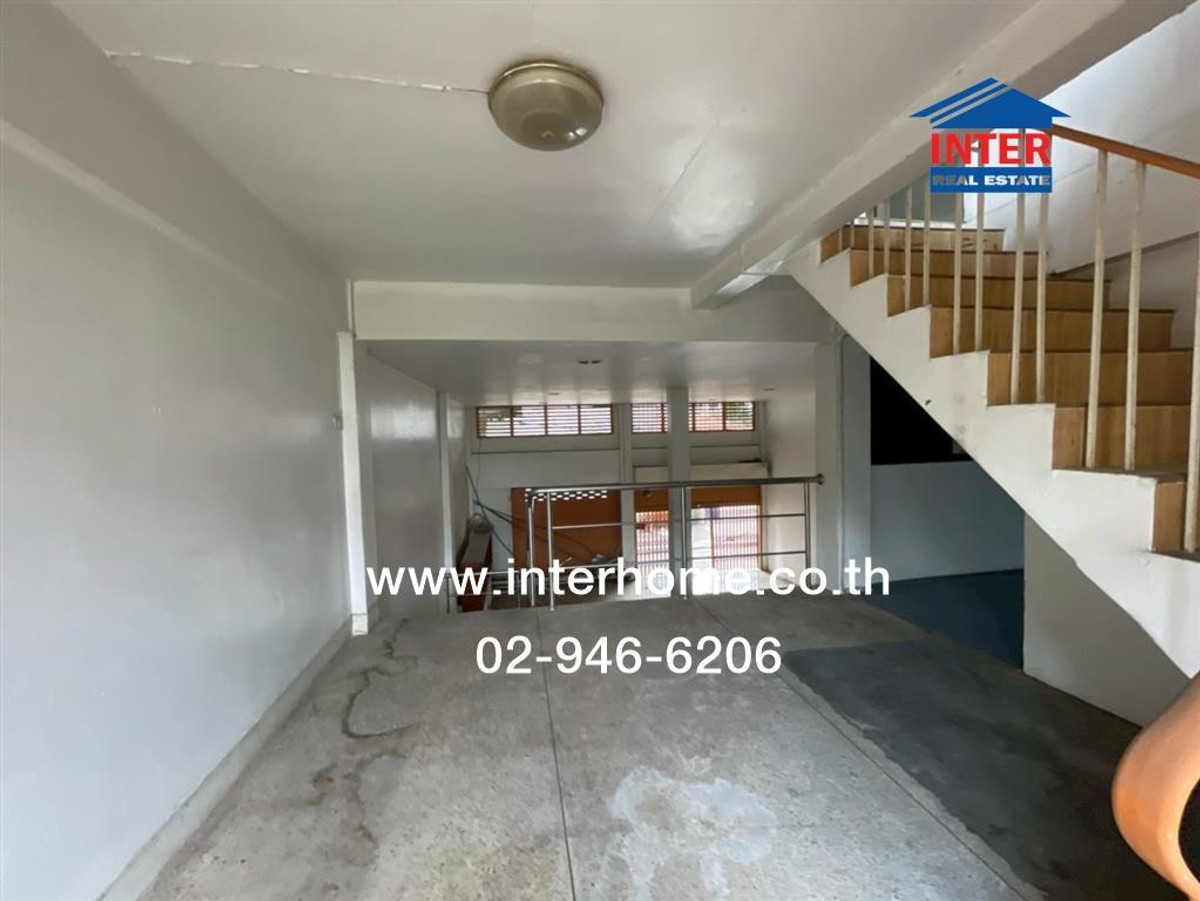 Commercial building, 3.5 floors, 26 sq m, commercial building, Soi Phahonyothin (Soi Chokdee 1), Phahonyothin Road, Bang Khen District, Bangkok. Loading...
