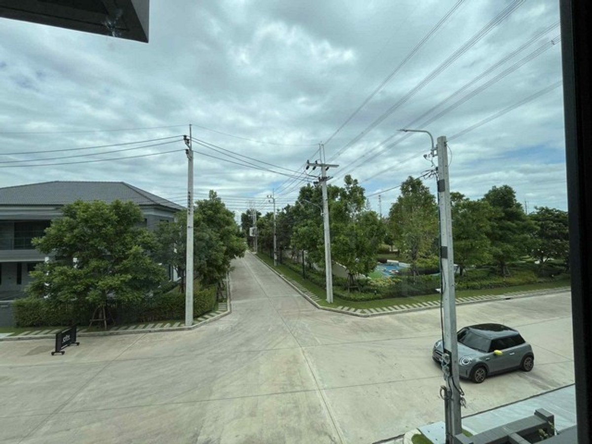 ขายบ้านแจ้งวัฒนะ เมืองทอง : ขายบ้านเดี่ยว THE CITY ดอนเมือง แจ้งวัฒนะ ที่ดิน 106.8 ตารางวา พื้นที่ใช้สอย 416 ตร.ม. 5 ห้องนอน 6 ห้องน้ำ