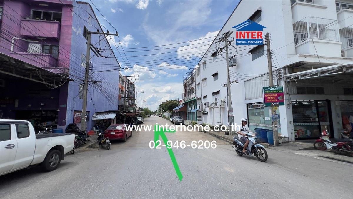 Empty land 310 sq m. Land, Soi Parichat Village. Soi Krathum Lom 1, near The Fourth Department Store, Sai 4, Phutthamonthon Sai 4 Road Borommaratchachonnani Road, Sam Phran, Nakhon Pathom Loading...