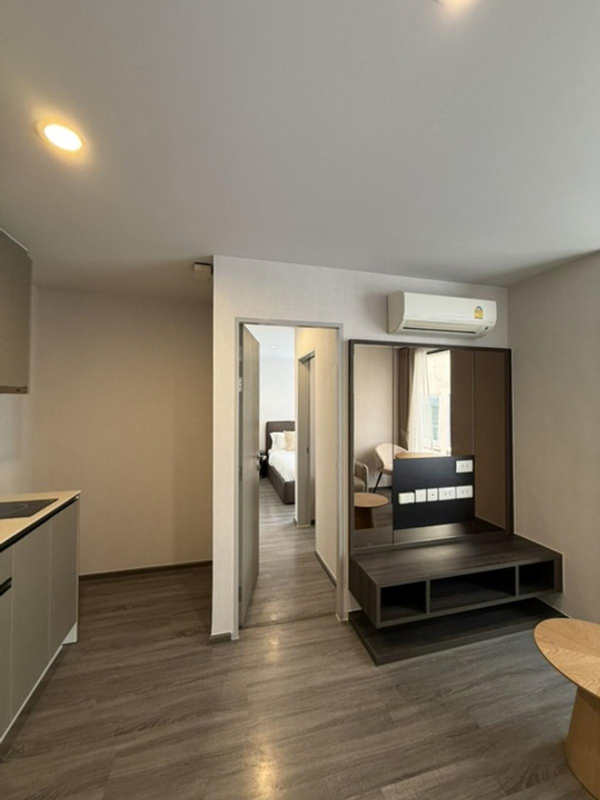 For RentCondoSukhumvit, Asoke, Thonglor : For urgent rent, Ideo Mobi Sukhumvit 40, BTS Ekkamai, one bedroom, one bathroom, brand new room, only 23,000 baht!!