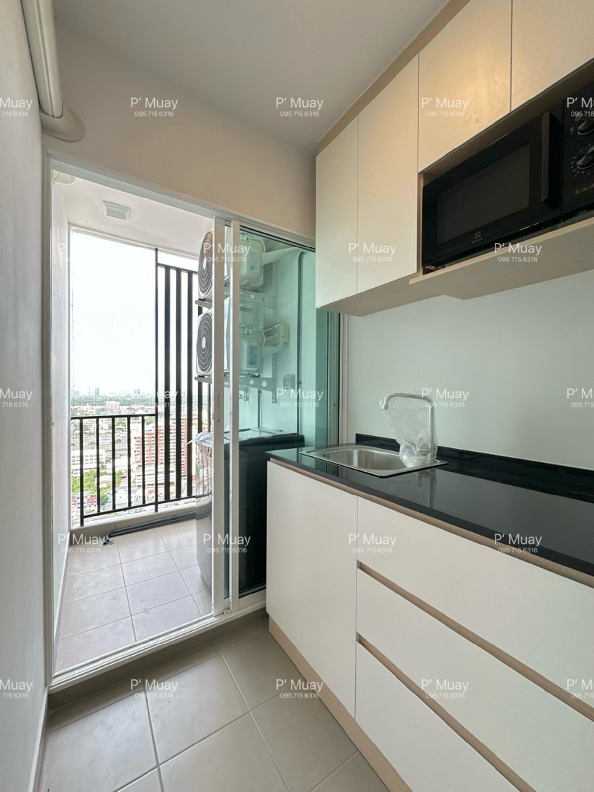 ให้เช่าคอนโดบางนา แบริ่ง ลาซาล : 🎉ให้เช่า ห้องใหม่มือ 1  🎉 ❄️ไม้ สีน้ำตาลอ่อน❄️#RegentHomeBangna ตึก 🅰️ บิ้วอิน สวย🌟 มี Walk-in closet 🌟 📱Digital door lock📱#BTSบางนา เพียง 5 นาที ❤️ค่าเช่า 12,000 บาท