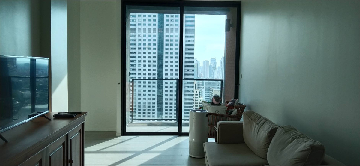 Hot Deal! The cheapest condo for sale near Bangkok Christian College.🏆🏆The Lofts Silom By Jinyanaz 🥇🥇 Loading...