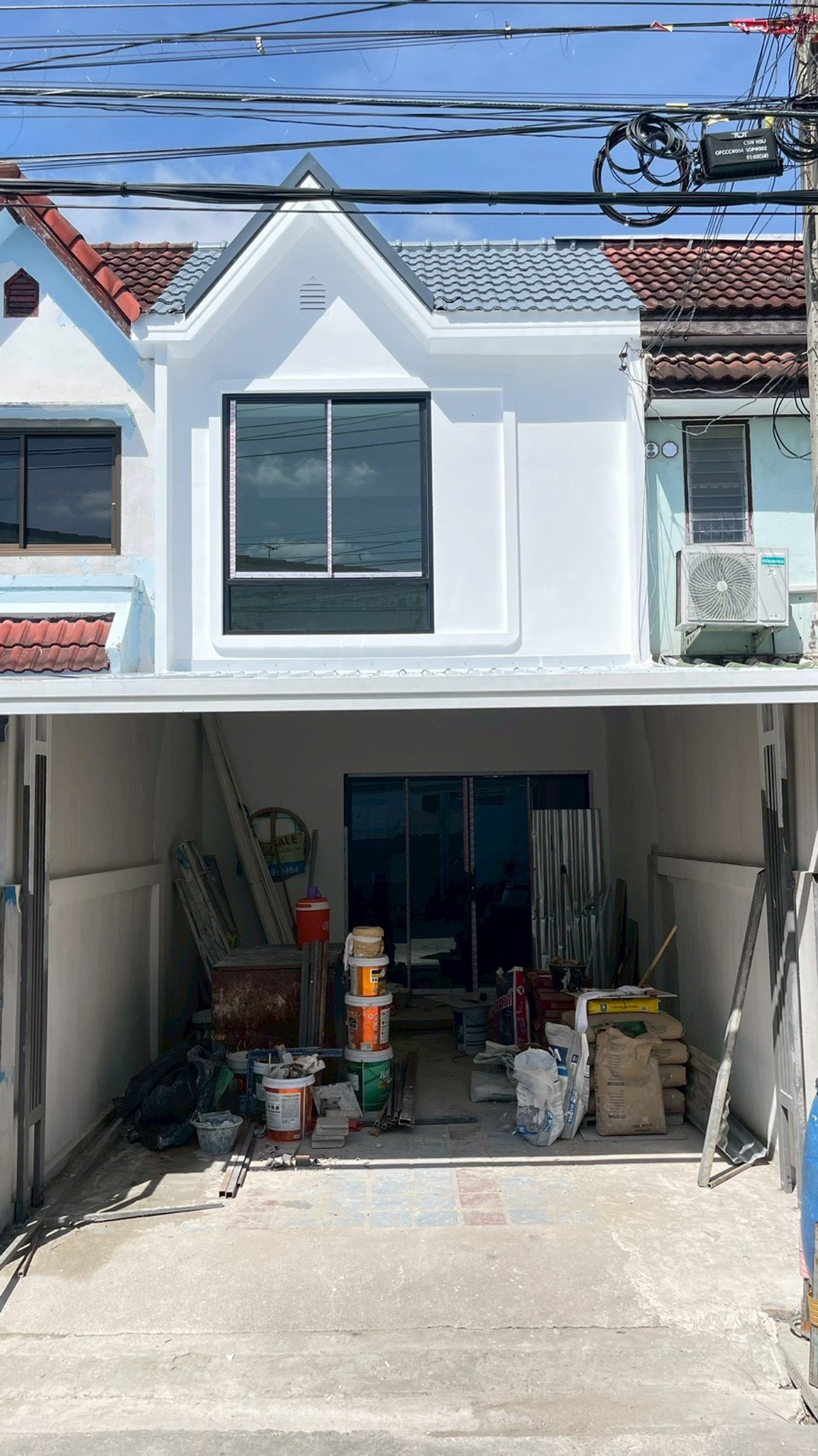 ขายทาวน์โฮมปิ่นเกล้า จรัญสนิทวงศ์ : ขายทาวน์เฮาส์ 4 นอน บางแวก53 ใกล้รถไฟฟ้า MRT บางหว้า