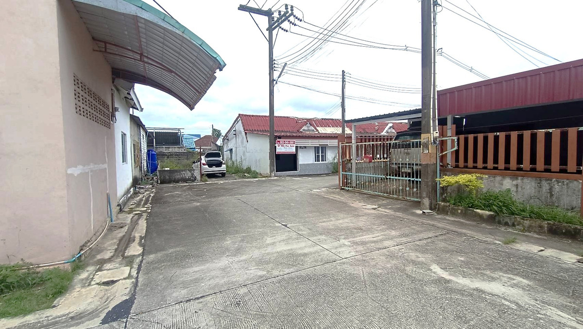 ขายทาวน์โฮมระยอง : ทาวน์เฮาส์ 650,000  ต.เชิงเนิน จ.ระยอง ใกล้ IRPC จากถนนสุขุมวิท แยกบ้านแลง เพียง 2 กม. 