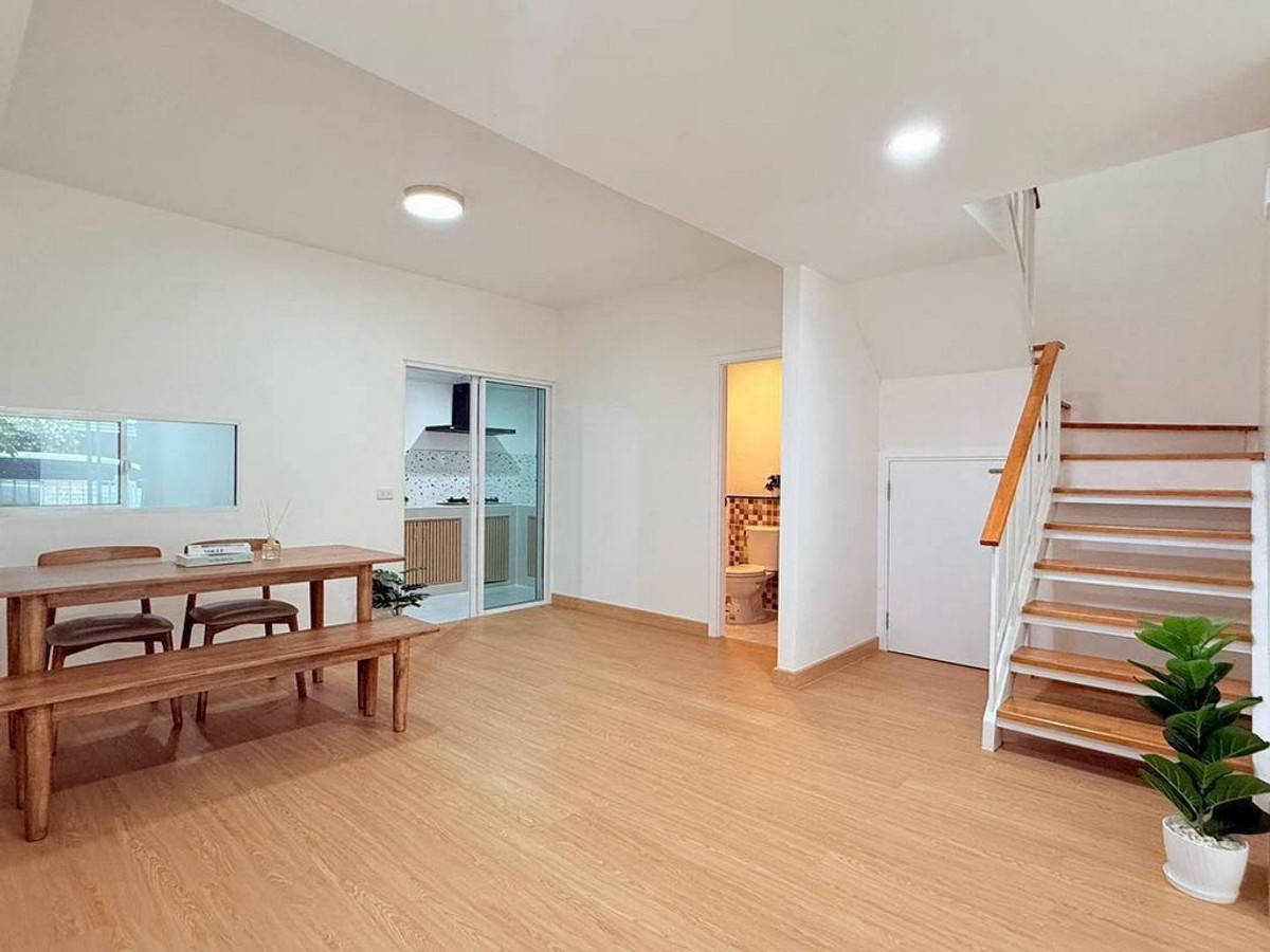 2-story townhouse for sale, The Colors Leisure Bangna, KM.10, near Mega Bangna Mall, in Soi Mahachai, Bang Phli Yai, Bang Phli, near the expressway. Loading...