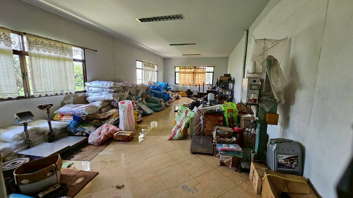 For SaleFactoryKanchanaburi : Fertilizer factory for sale Comes with a R.N.4 license that is legal. Complete with a complete set of machinery + specialized fertilizer production formula Able to continue business immediately