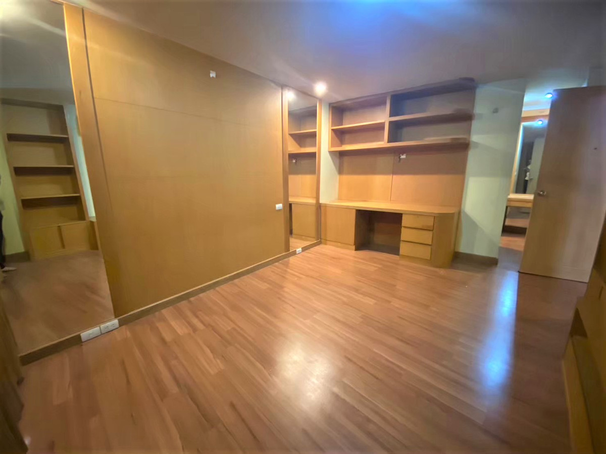 ให้เช่าคอนโด Harmony living (Low-Rise) 2-BR พหลโยธิน 11 ใกล้ BTS อารีย์ BTS สะพานควาย Loading...