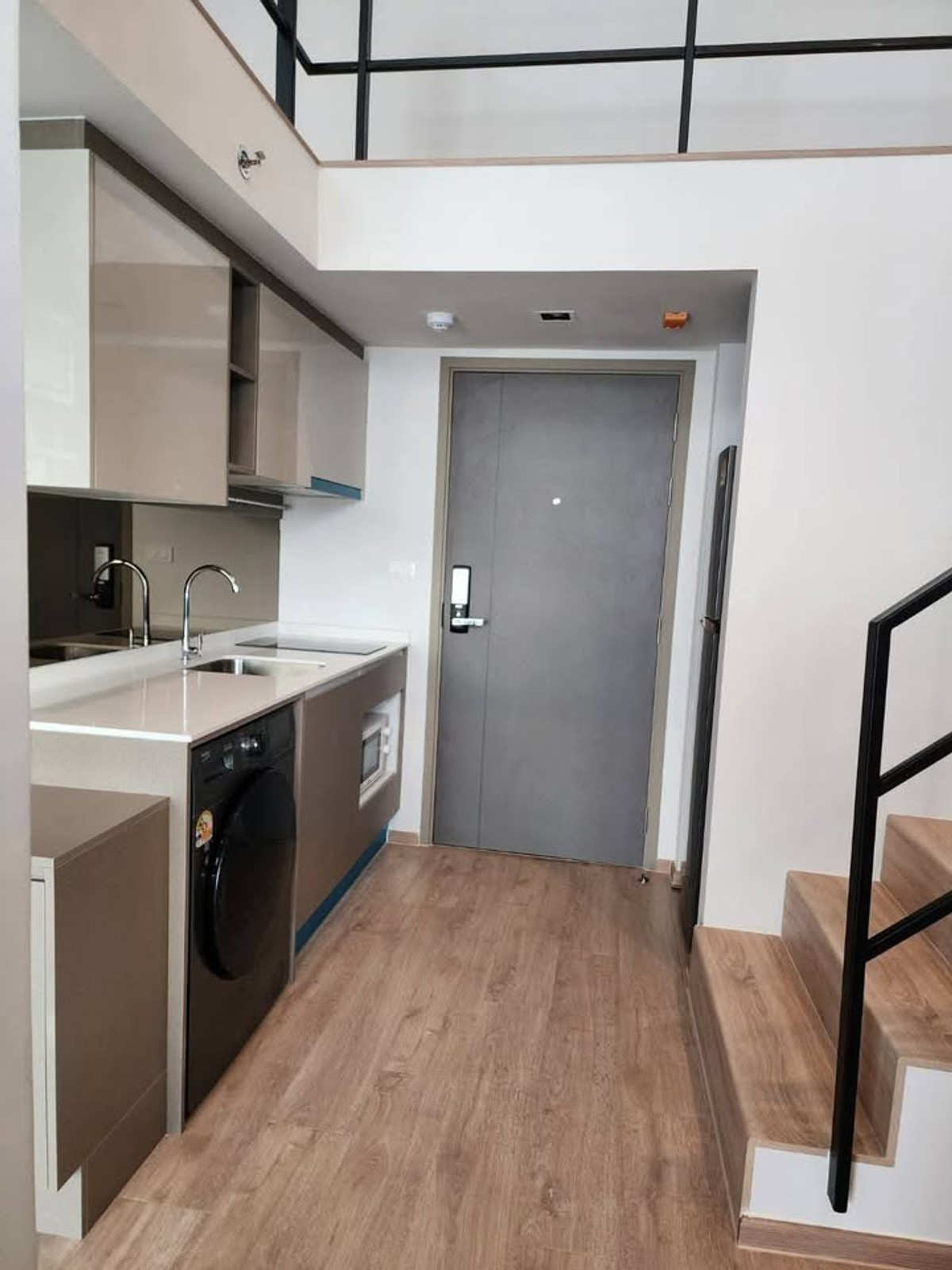 ให้เช่าคอนโดพระราม 9 เพชรบุรีตัดใหม่ RCA : เช่าคอนโด IDEO Rama 9 - Asoke/ไอดีโอ พระราม 9 - อโศก (G6810025)